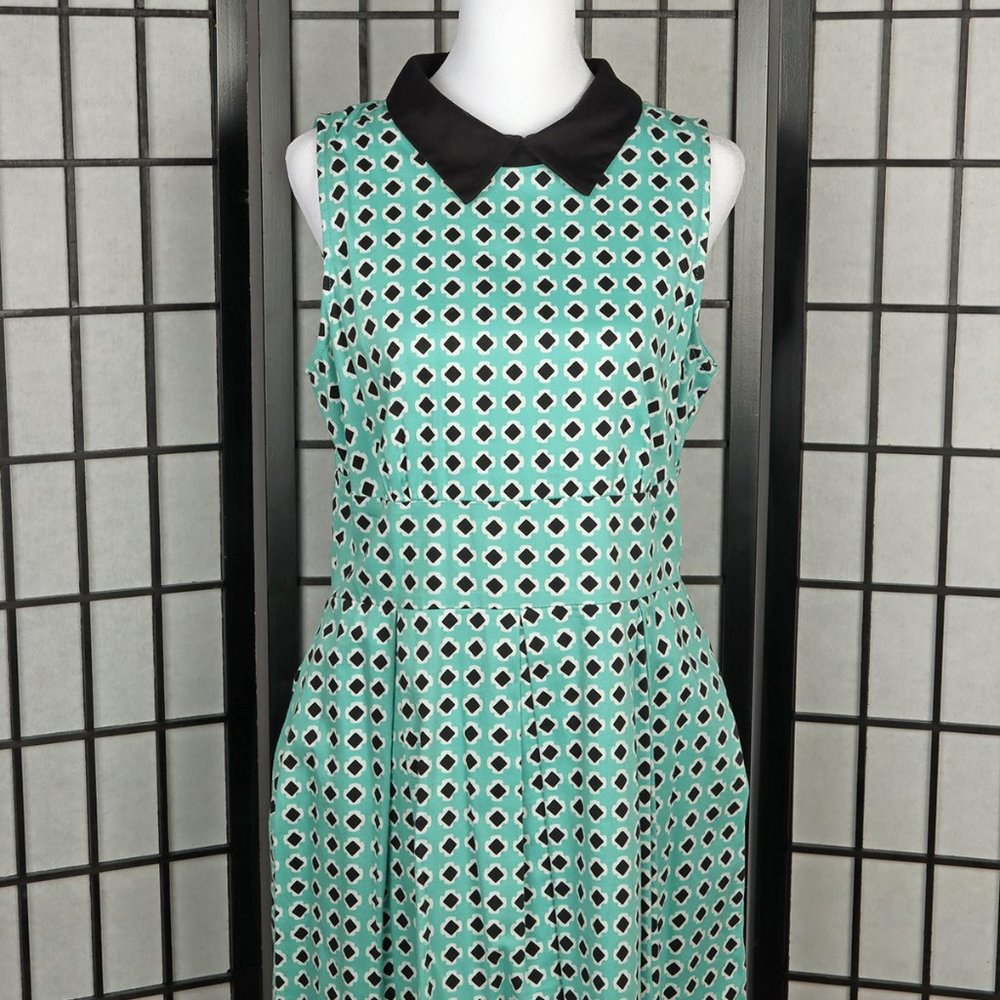 Closet London Fit & Flare Sleeveless Aqua & Black Checkered Dress with Pockets